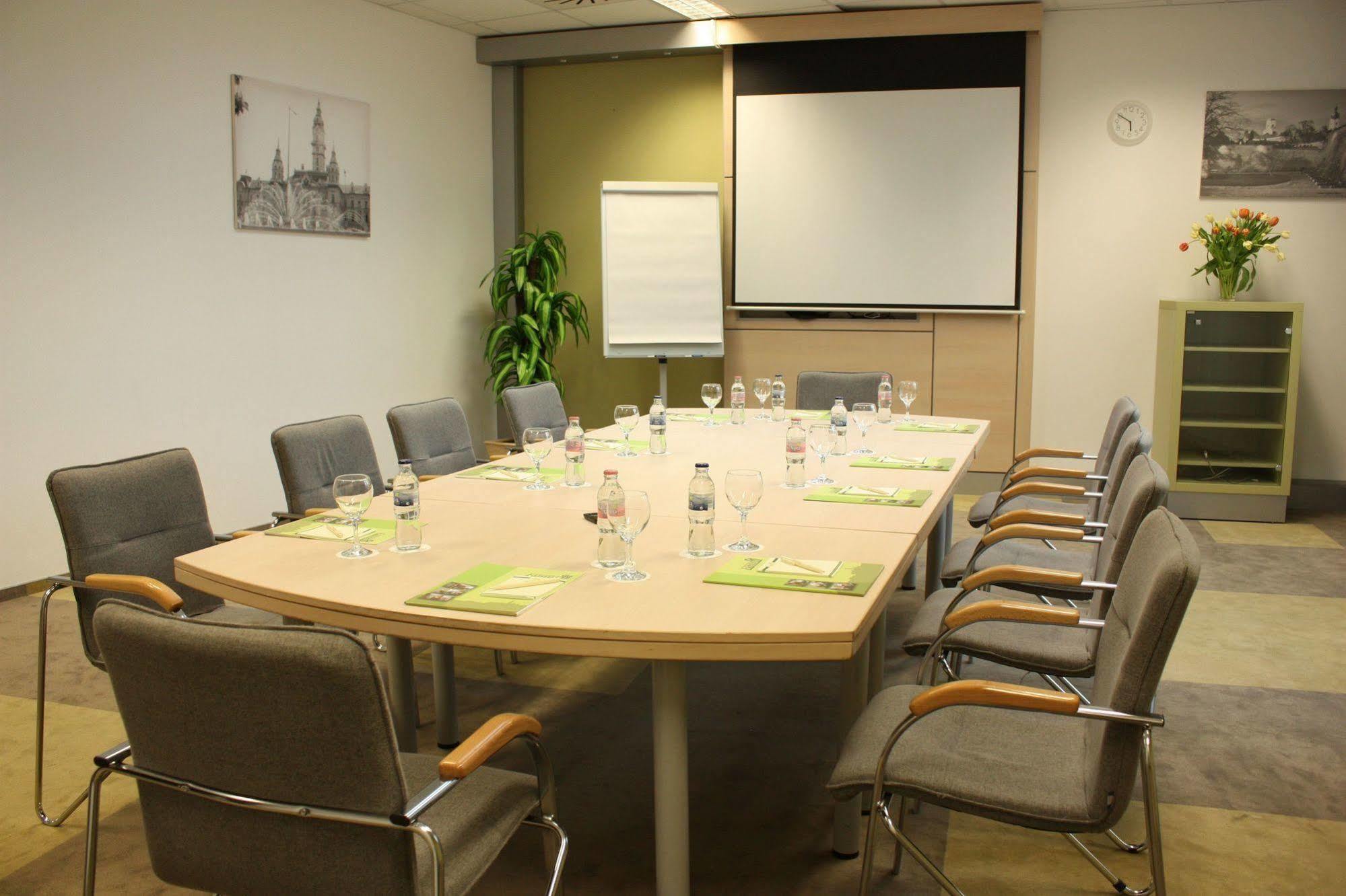 Famulus Kollégium Győr Extérieur photo